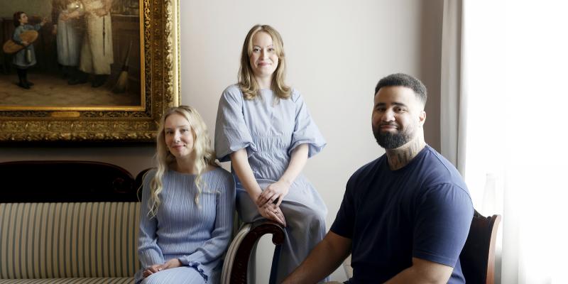 Tiedonjulkistamisen valtionpalkinnon 2025 saajat Anne Kantola, Jecaterina Mantsinen ja Omos "Opa" Okoh.